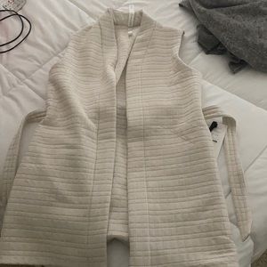 Lululemon serene travels vest NWT